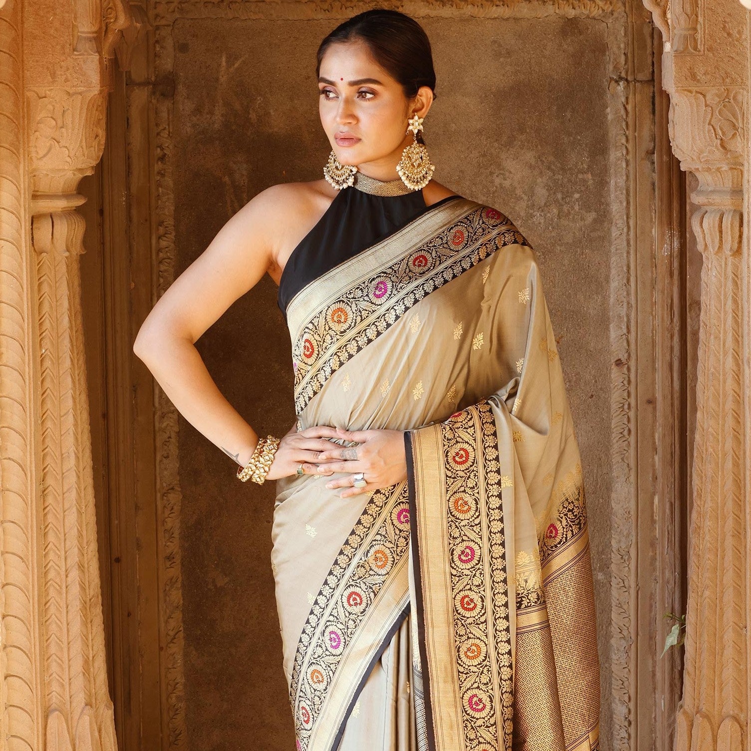 Banarasi Pitara : Selling Sarees ACWeaver to Consumer