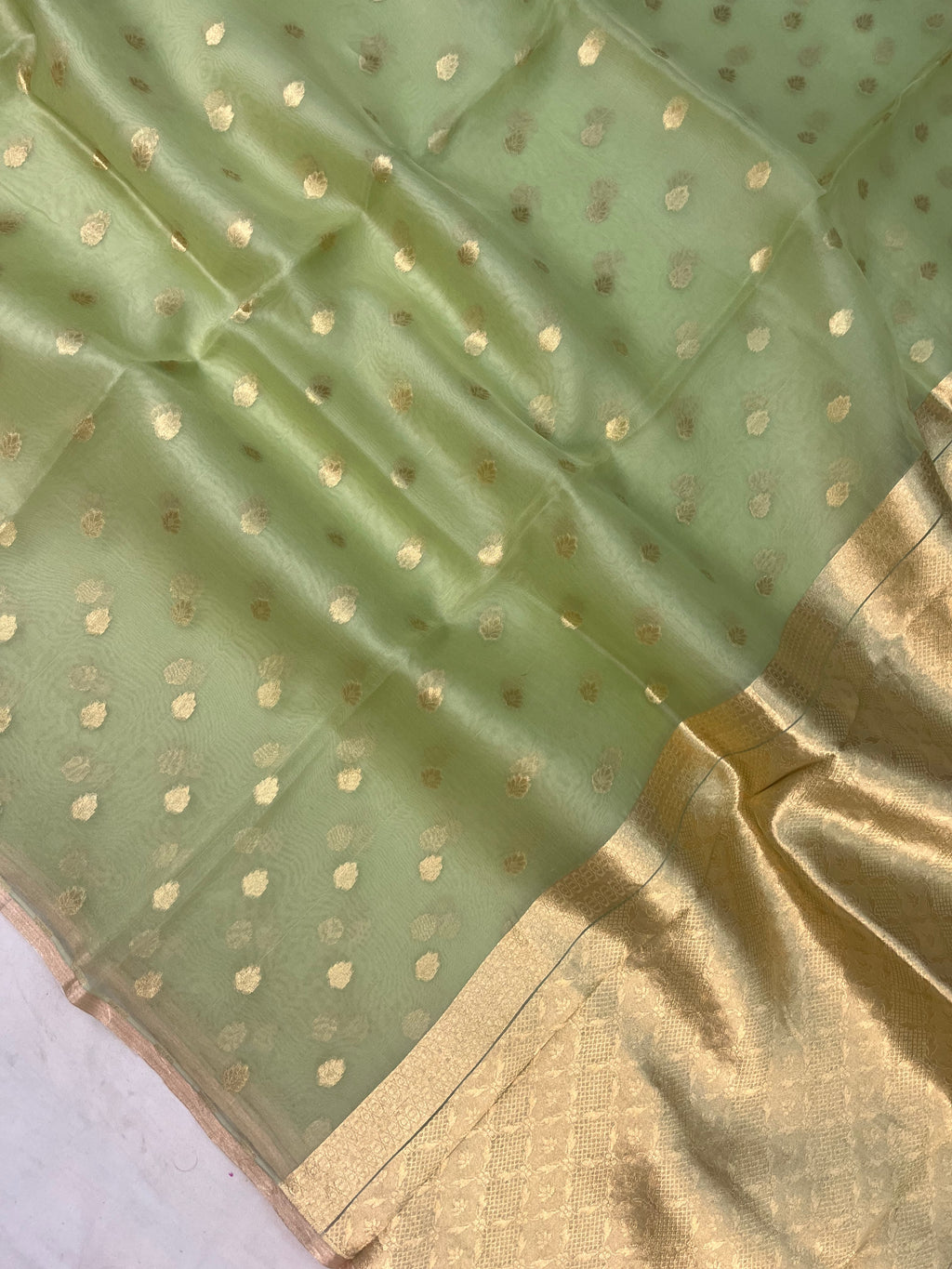 Pure Kora Handloom Banarasi Saree