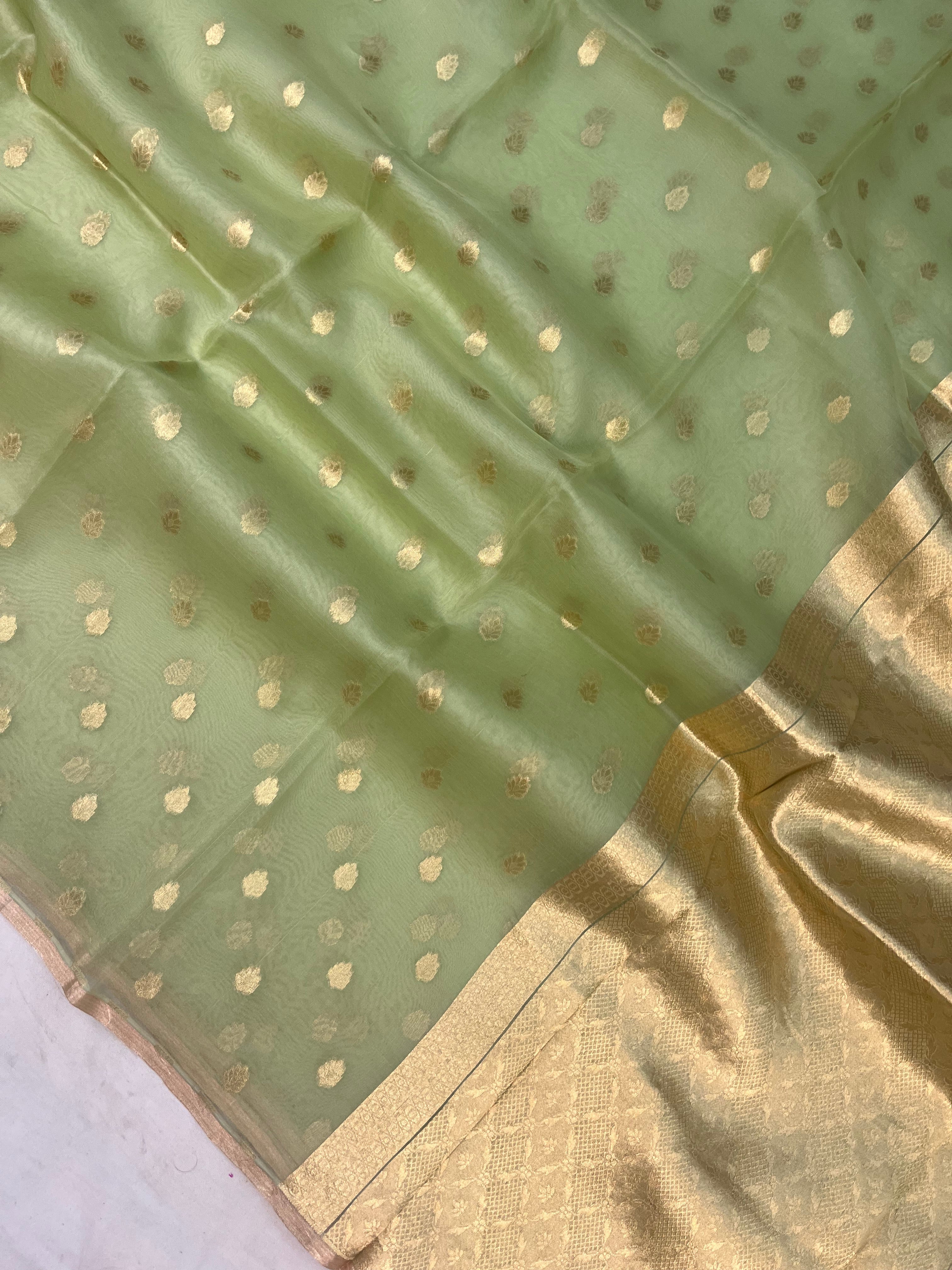 Pure Kora Handloom Banarasi Saree