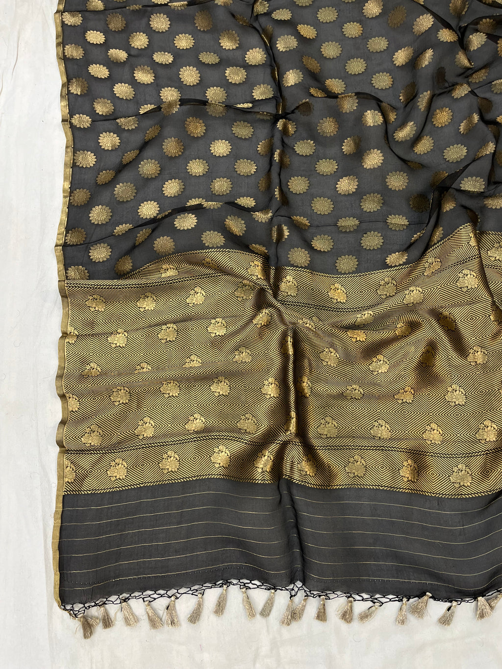 Pure Organza Handloom Banarasi Saree