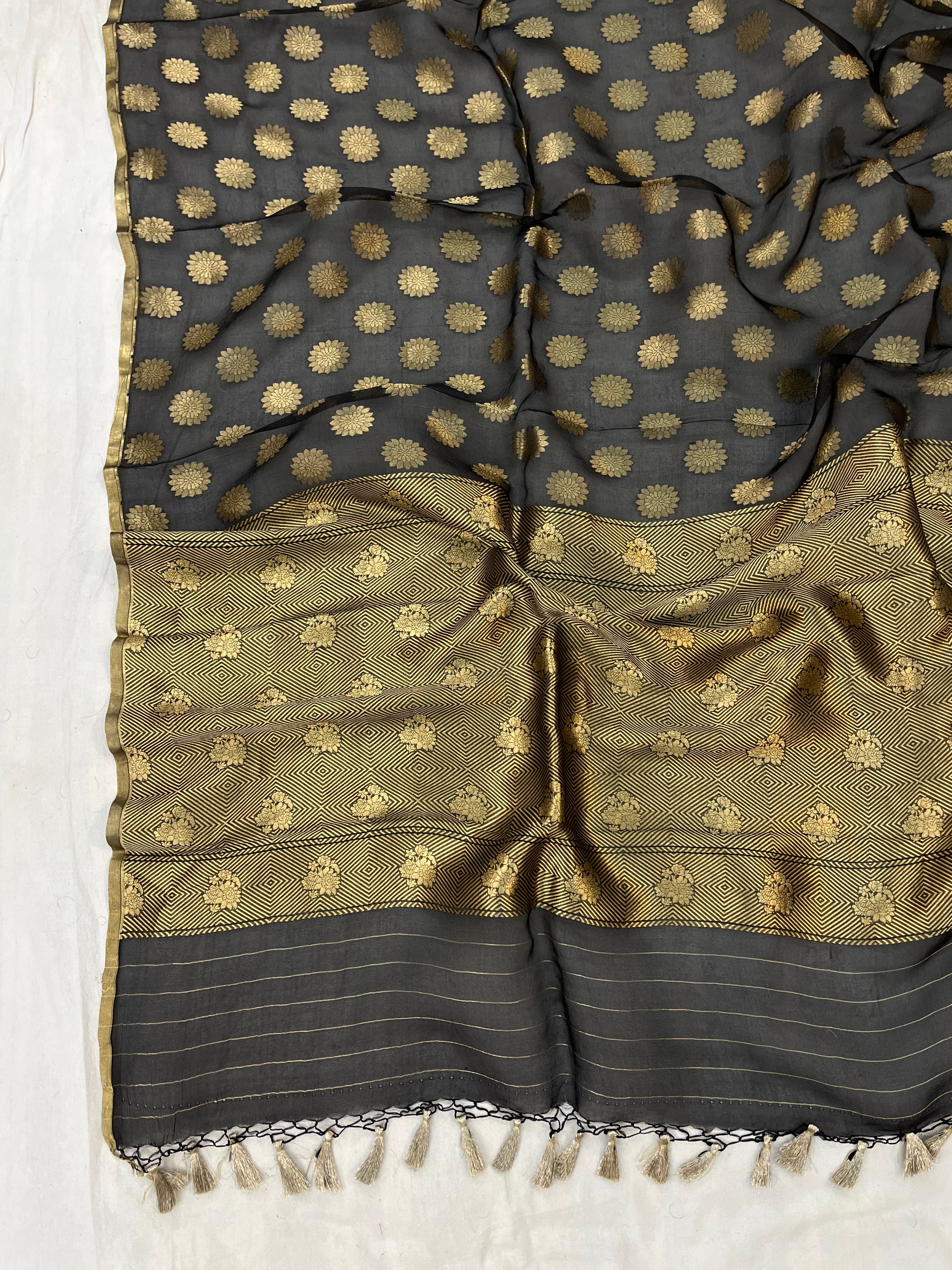 Pure Organza Handloom Banarasi Saree