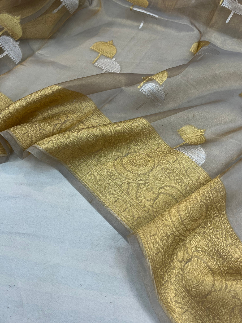 Pure Tissue Handloom Banarasi Saree