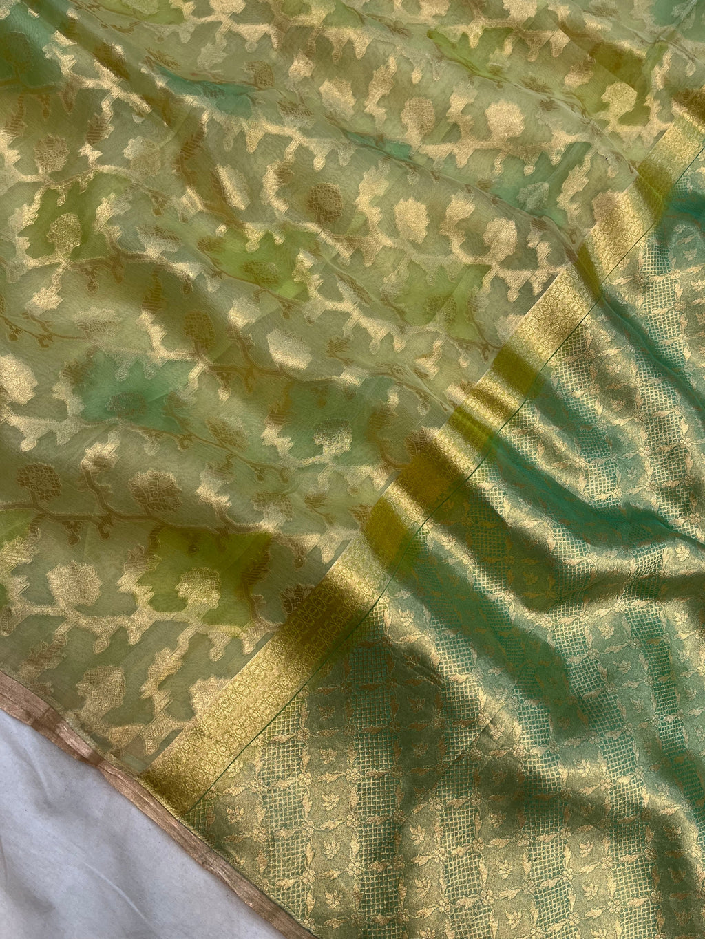 Pure Kora Handloom Banarasi Saree