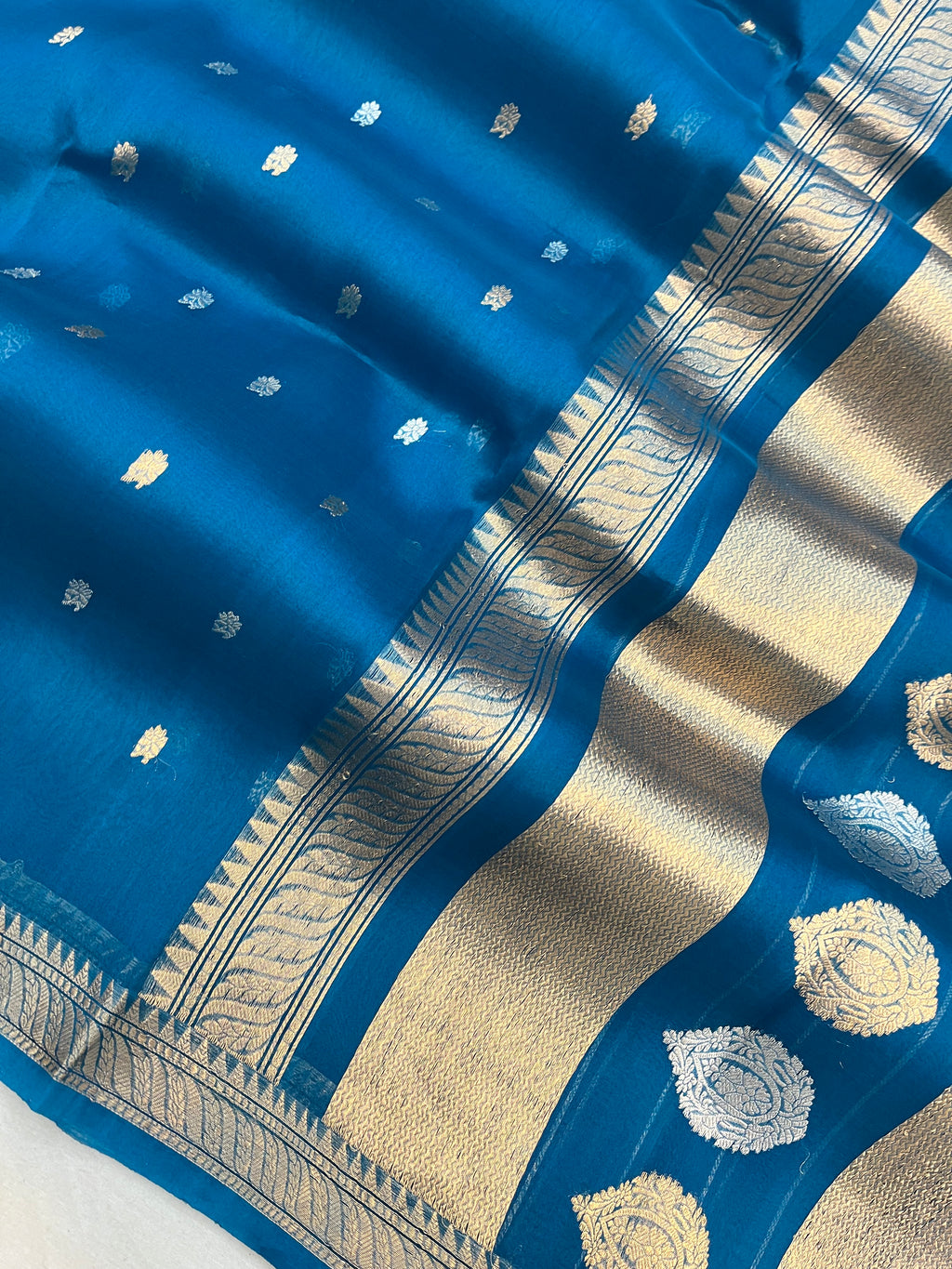 Pure Organza Handloom Banarasi Saree with Sona Rupa Buti