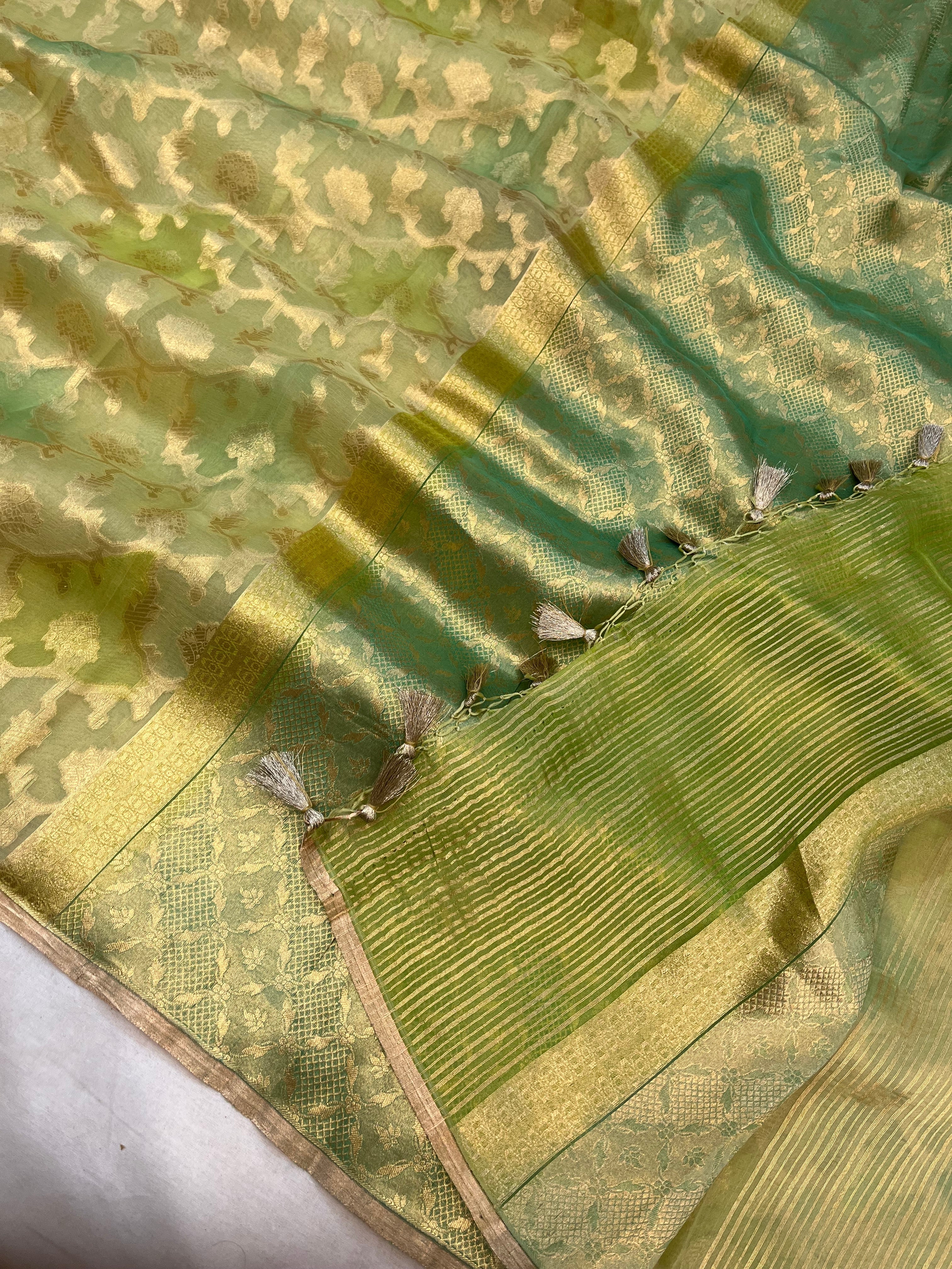 Pure Kora Handloom Banarasi Saree