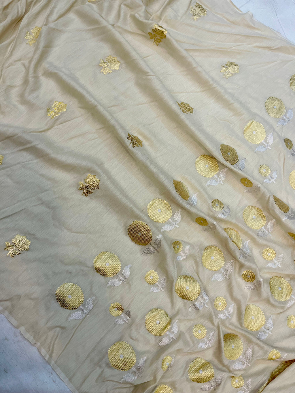 Natural Color Pure Monga Handloom Banarasi Saree