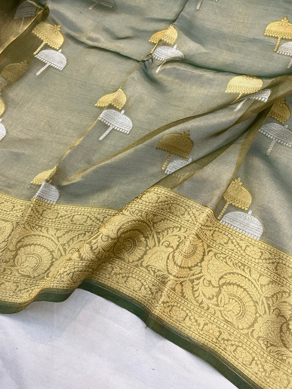 Pure Tissue Handloom Banarasi Saree