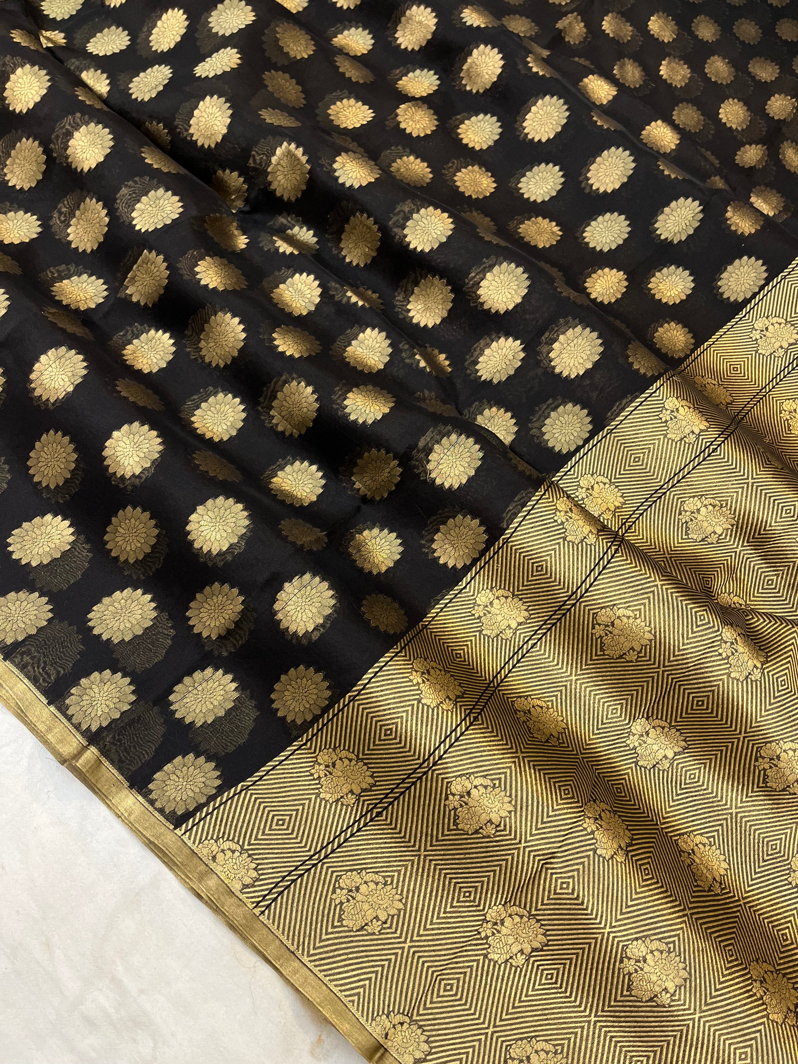 Pure Organza Handloom Banarasi Saree