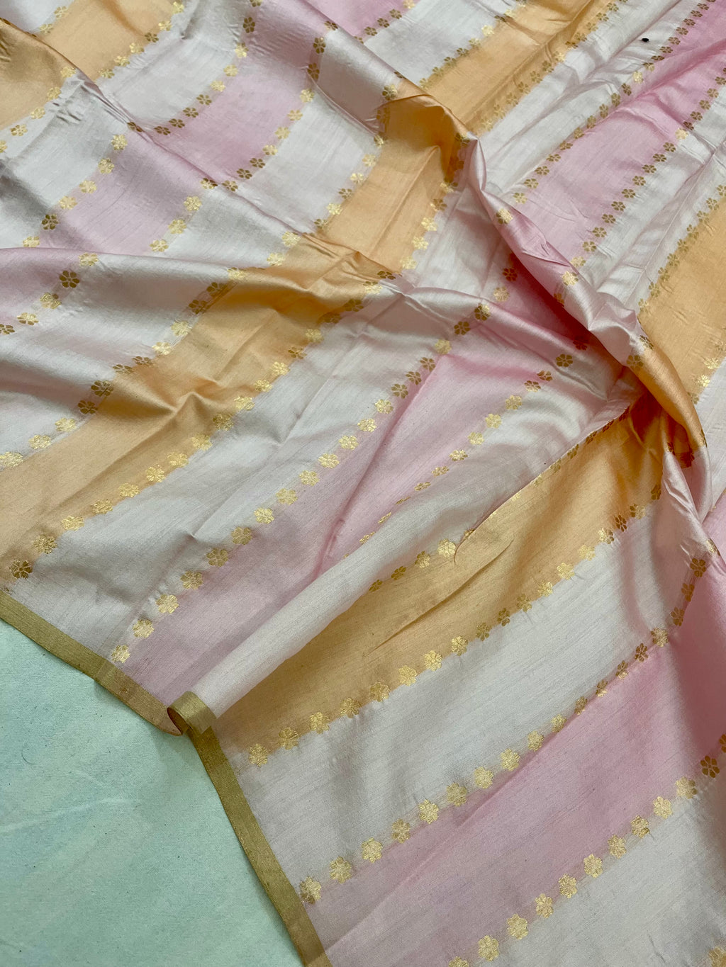 Pure Kora Handloom Banarasi Saree