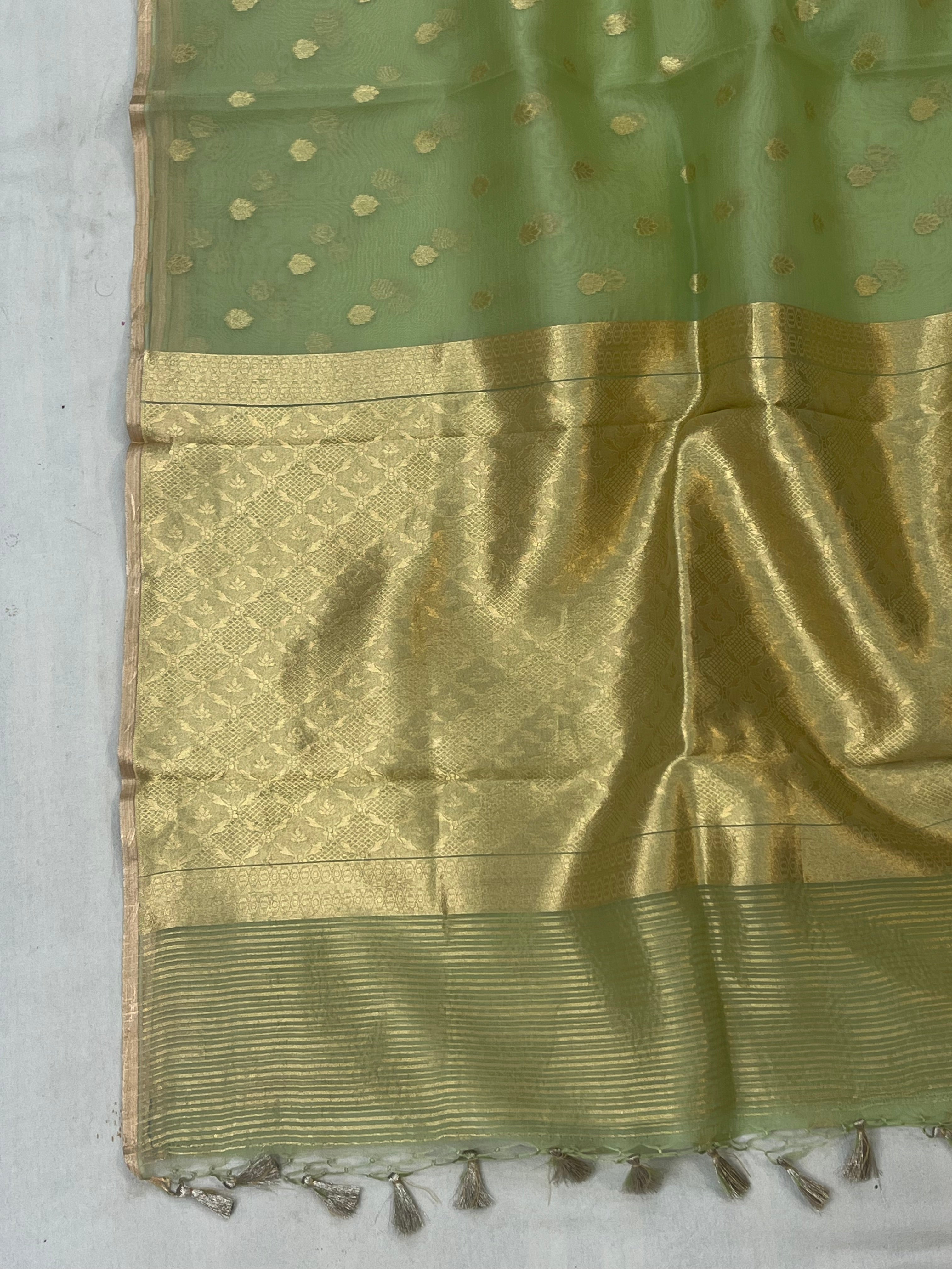 Pure Kora Handloom Banarasi Saree